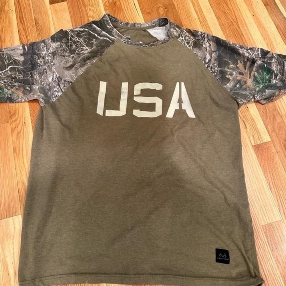 Realtree Men's XL T-Shirt Vintage USA Tee Shirt Green Camo Camouflage QQ-24